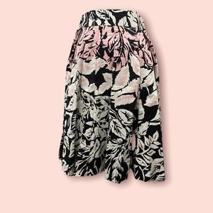 ^NWT* Amanda & Chelsea Plus Floral Circle Skirt